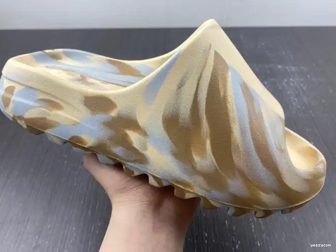 GW1932 Slide Adidas Yeezy 0518